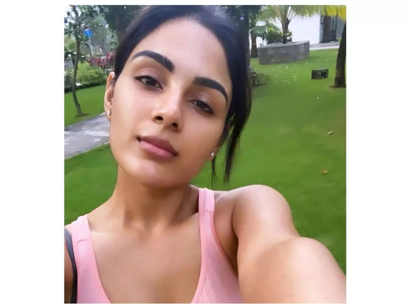 Samyuktha menon workout photos