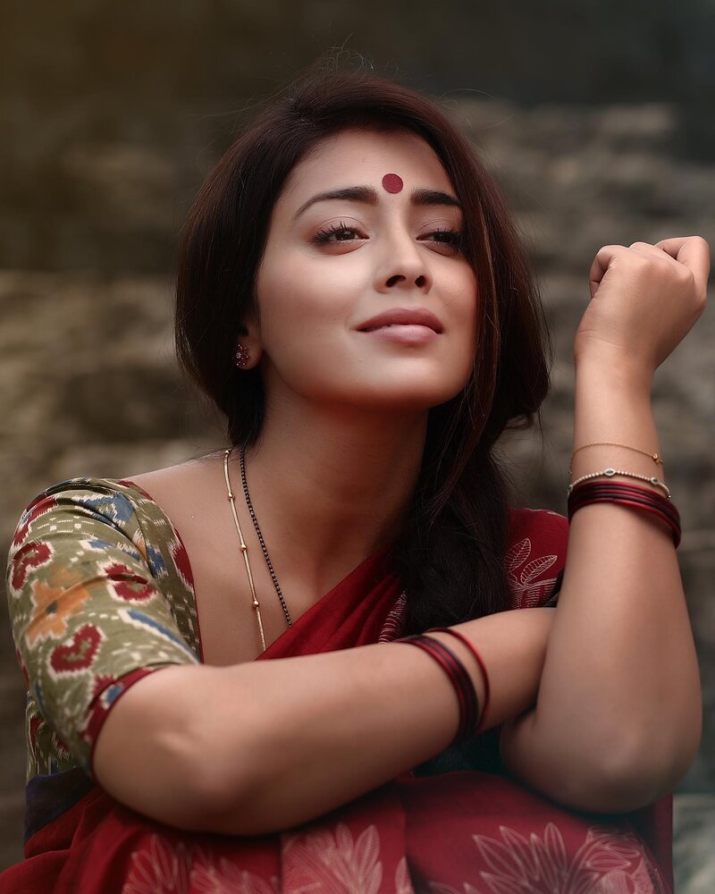 Shriya saran new clicks close up