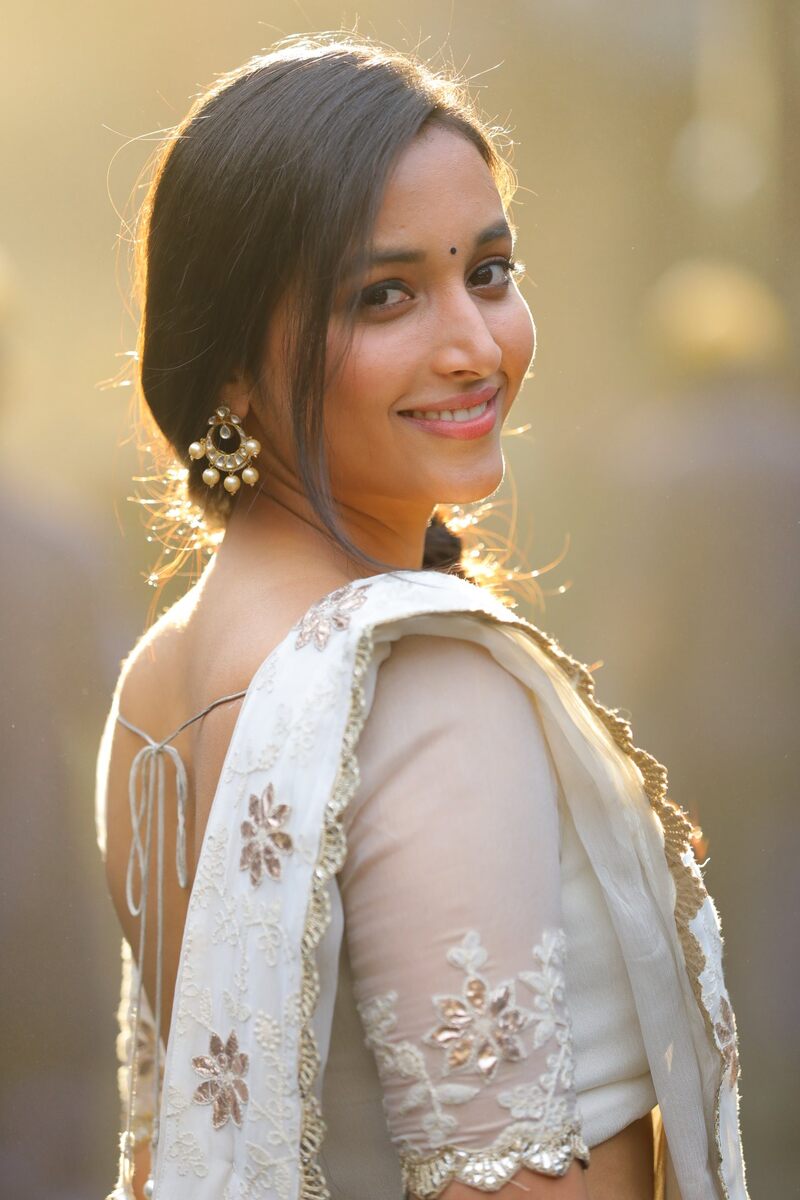 Srinidhi shetty latest photos