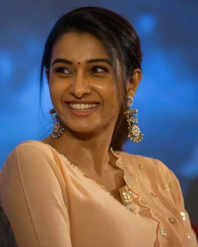 Priya bhavani shankar new clicks