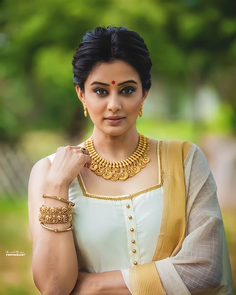 Priyamani latest clicks viral