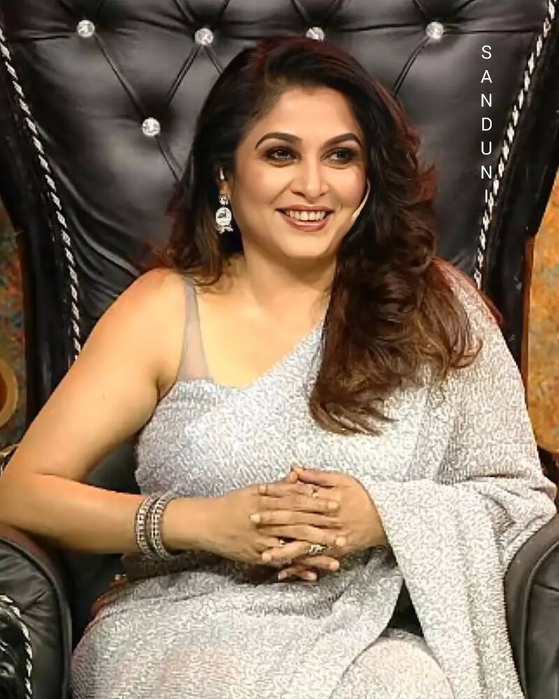 Ramya krishnan latest clicks kh