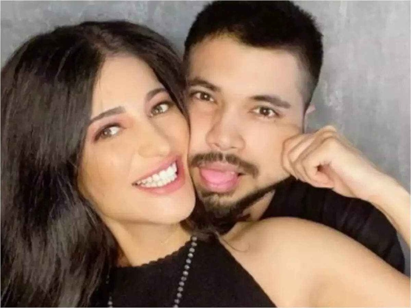 Shruti haasan latest video