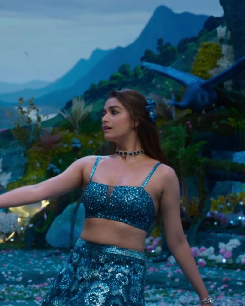 Keerthy sures new fil telungu clicks