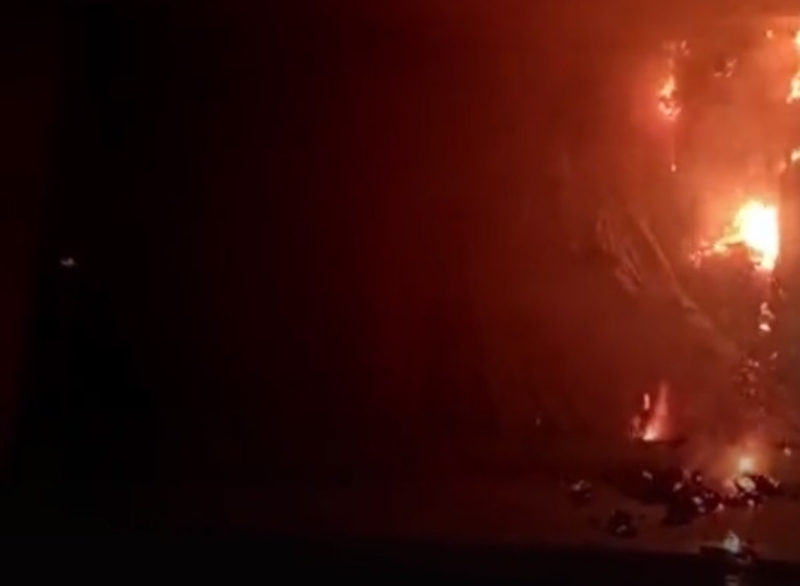 Suriya vikram movie screen fire video