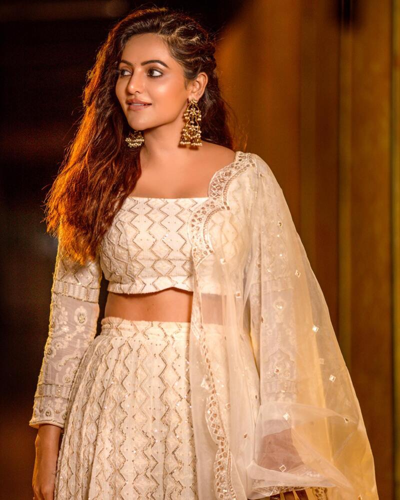 Athulya ravi new clicks