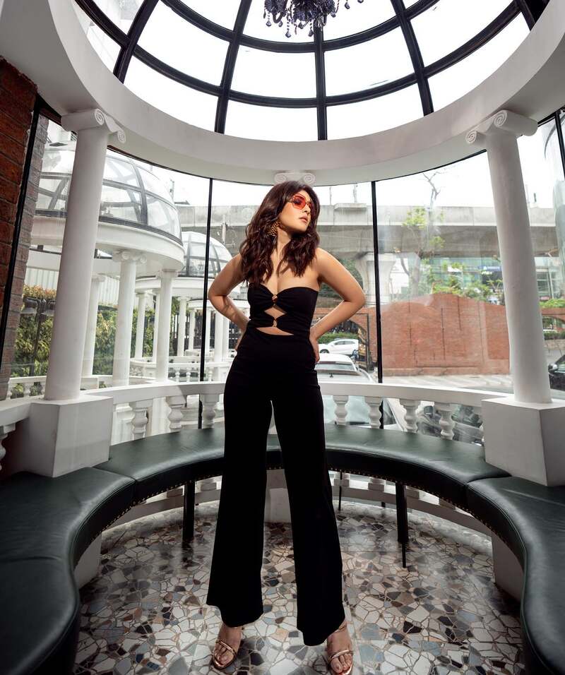 Raashii khanna new clicks