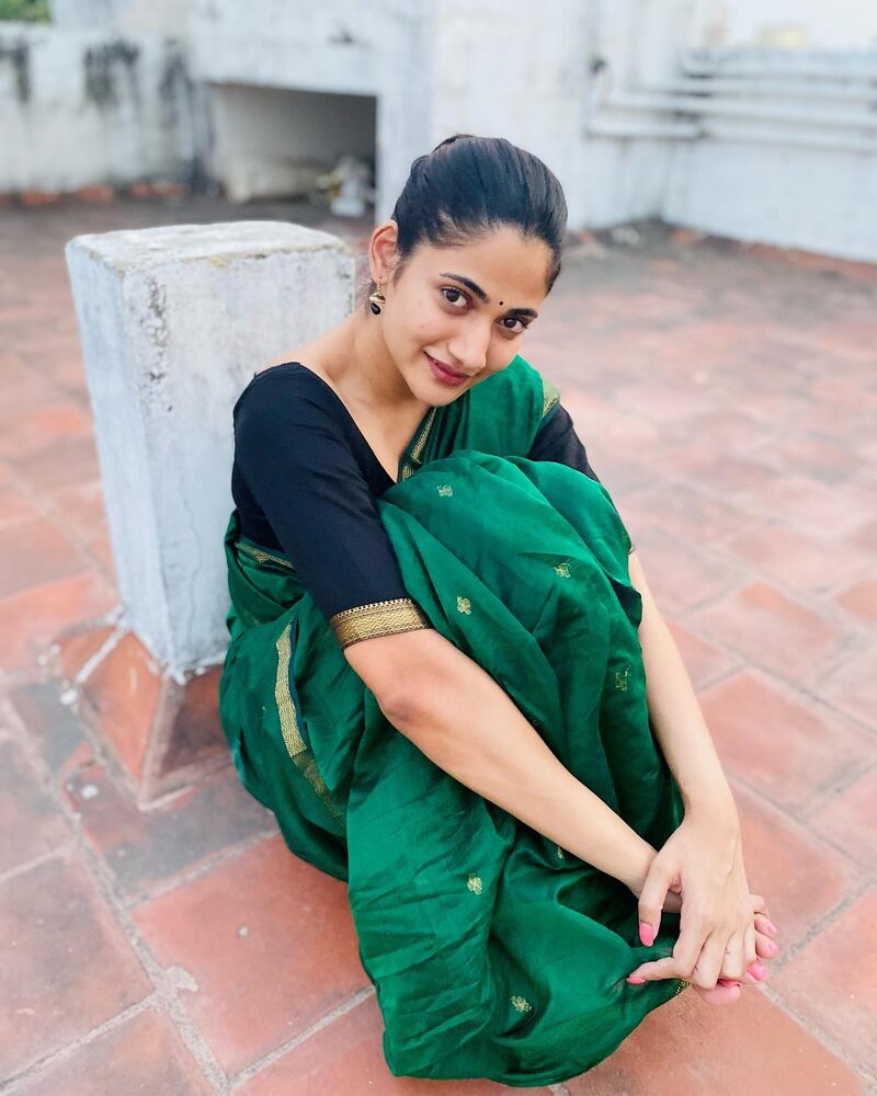 Losliyta biggboss new clicks