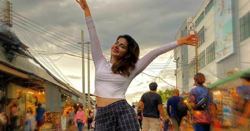 Iswarya menon latest photos trending
