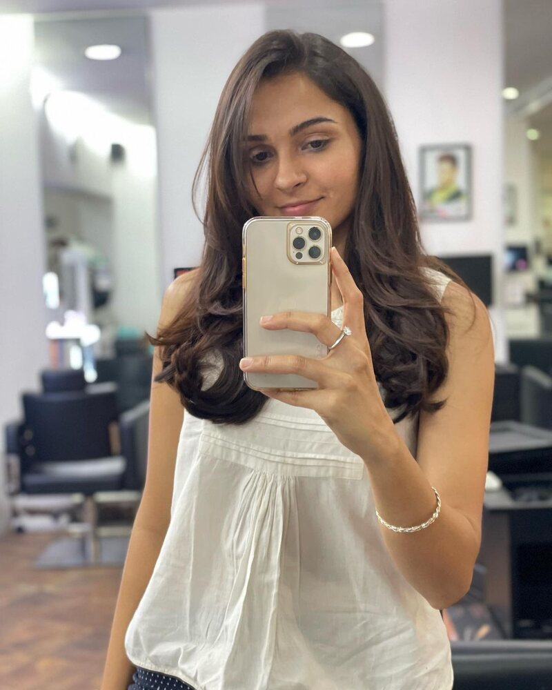 Andrea jeremiah new slefie