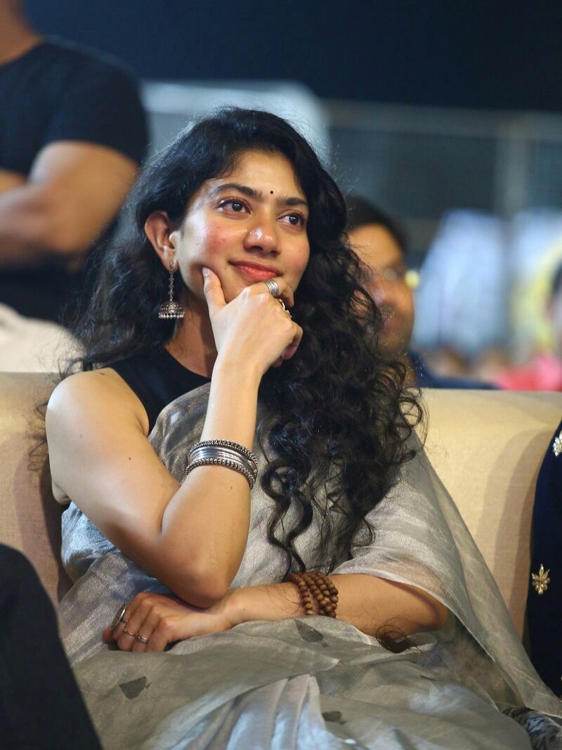 Sai pallavi viratta parvam clicks
