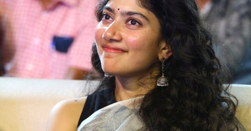 Sai pallavi viratta parvam clicks