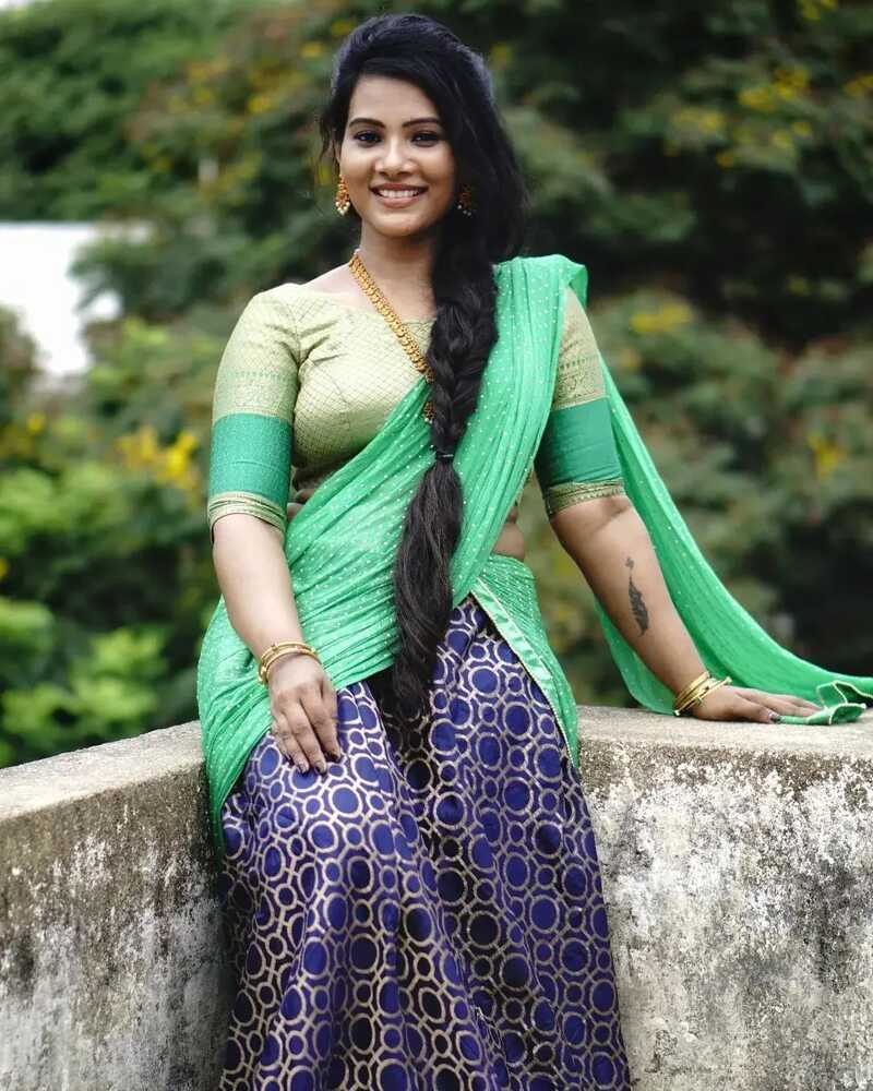 Dhivya dhuraisamy new clicks suriya et