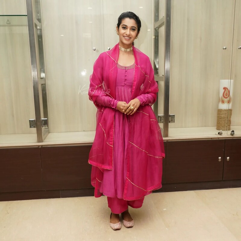 Priya bhavani shankar new clicks viral