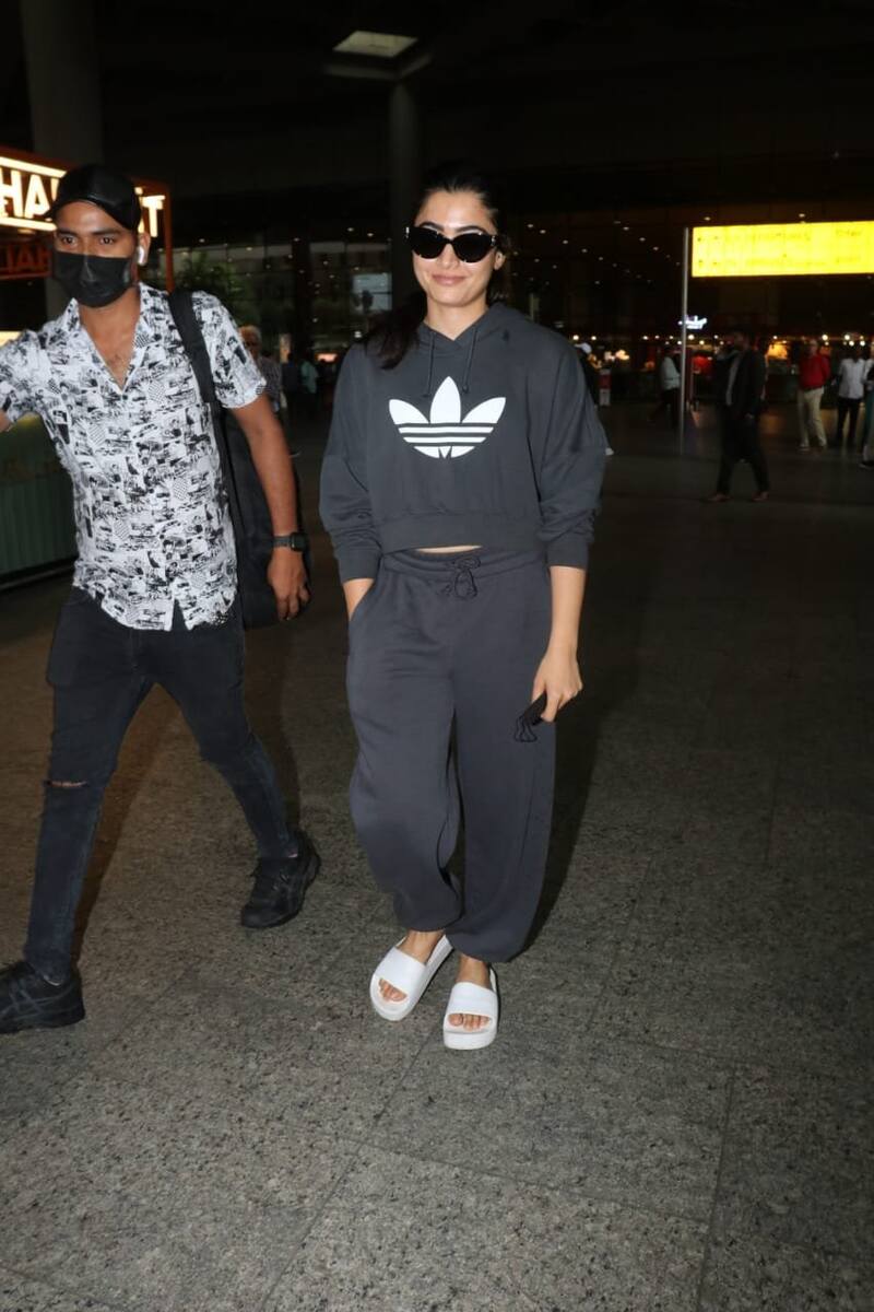 Rashmika mandanna latest clicks viral