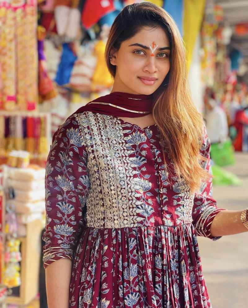 Shivani narayanan latest photos