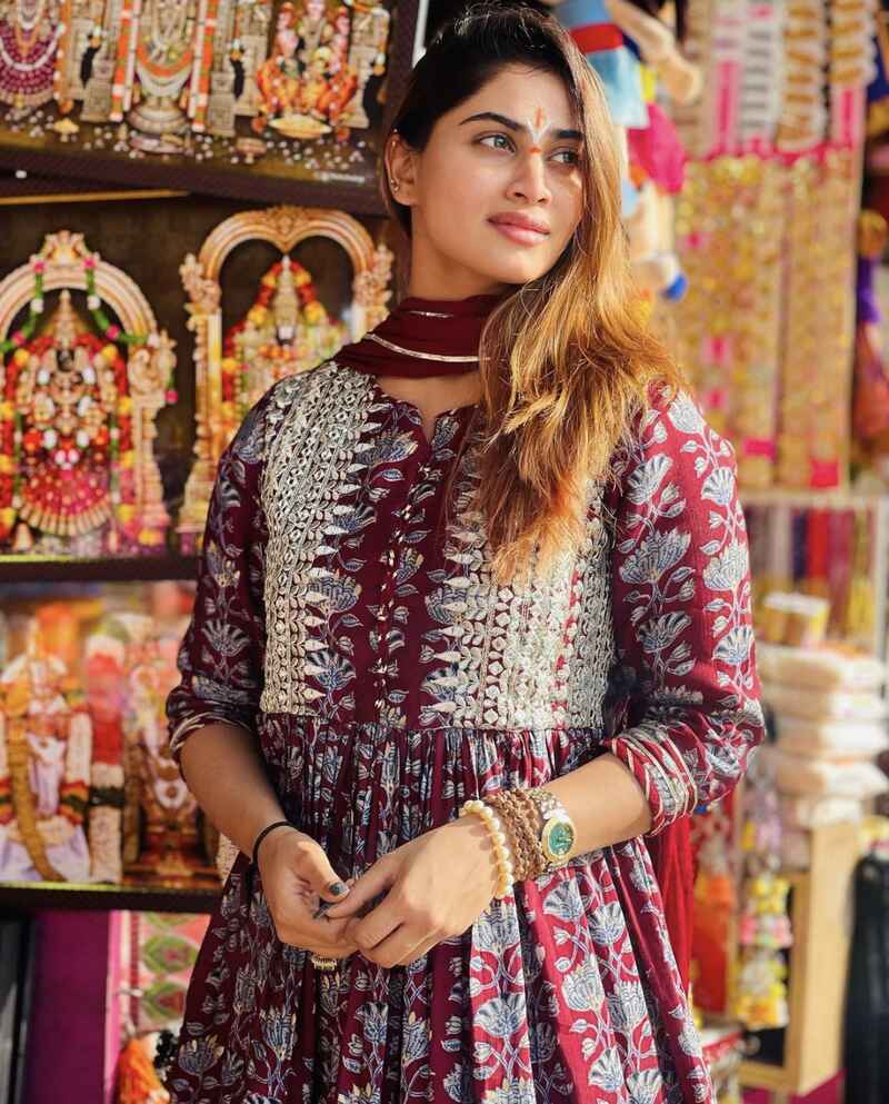 Shivani narayanan latest photos