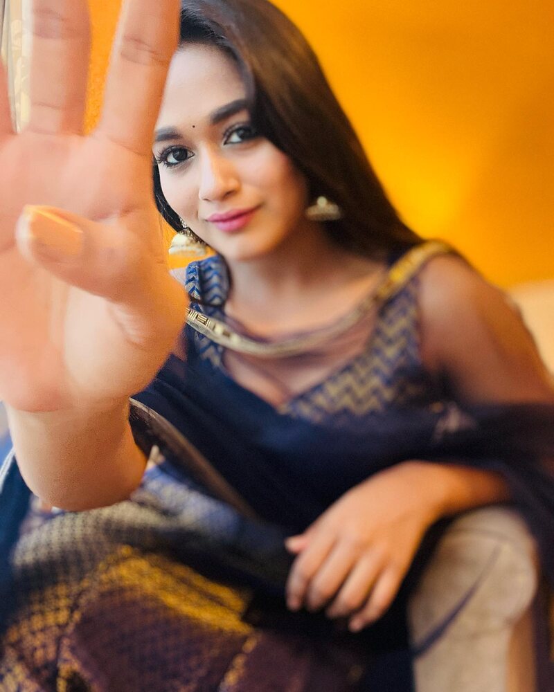 Kaviya arumani new pandiya stores mullai