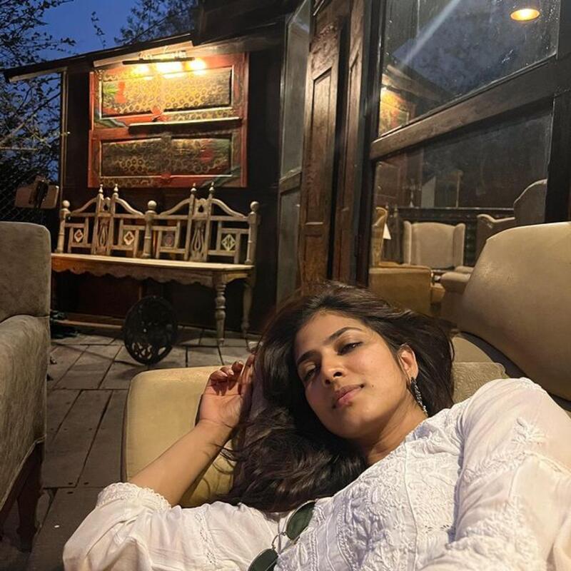 Maavika mohanan new bed clicks viral