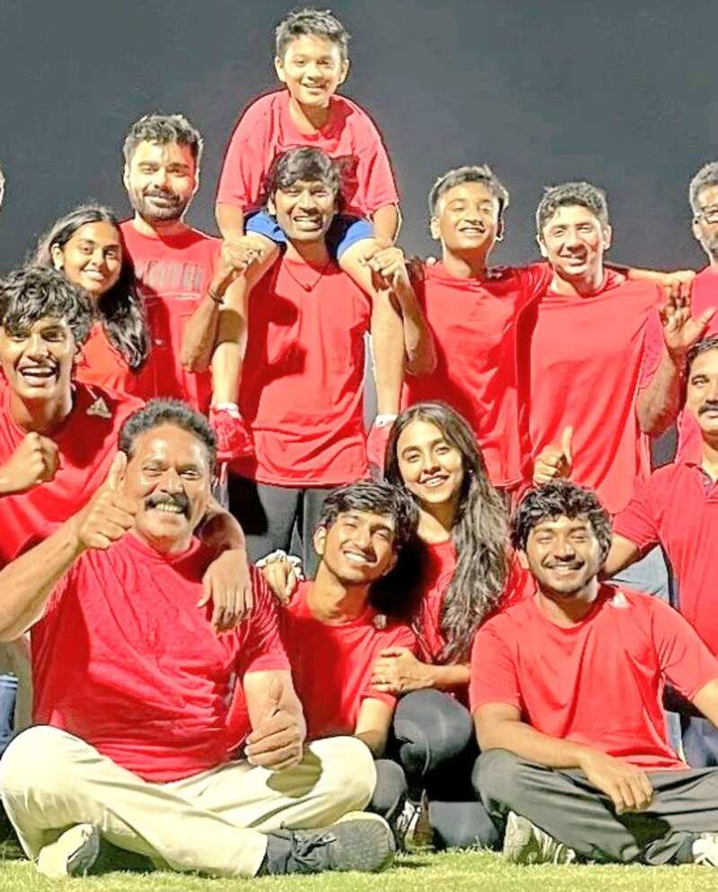 Dhanush cricket with his sons