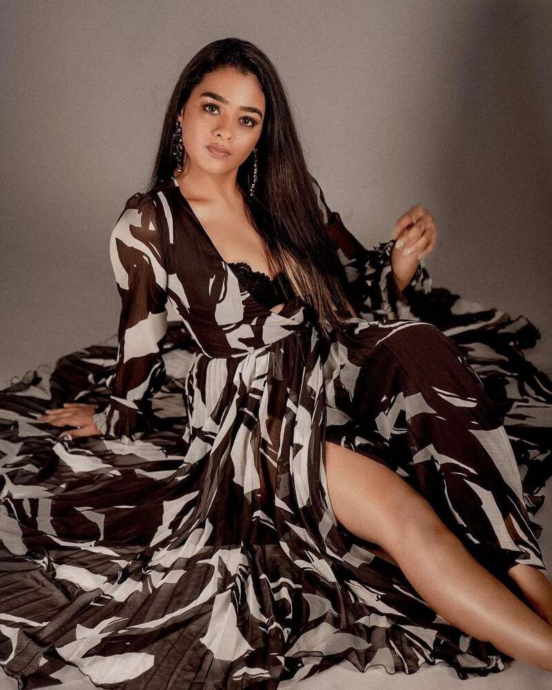 Gayathrie in black clicks