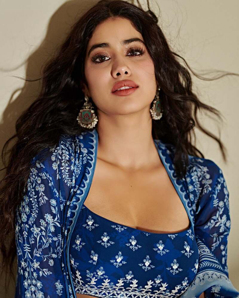 Janhvi kapoor latest click blues