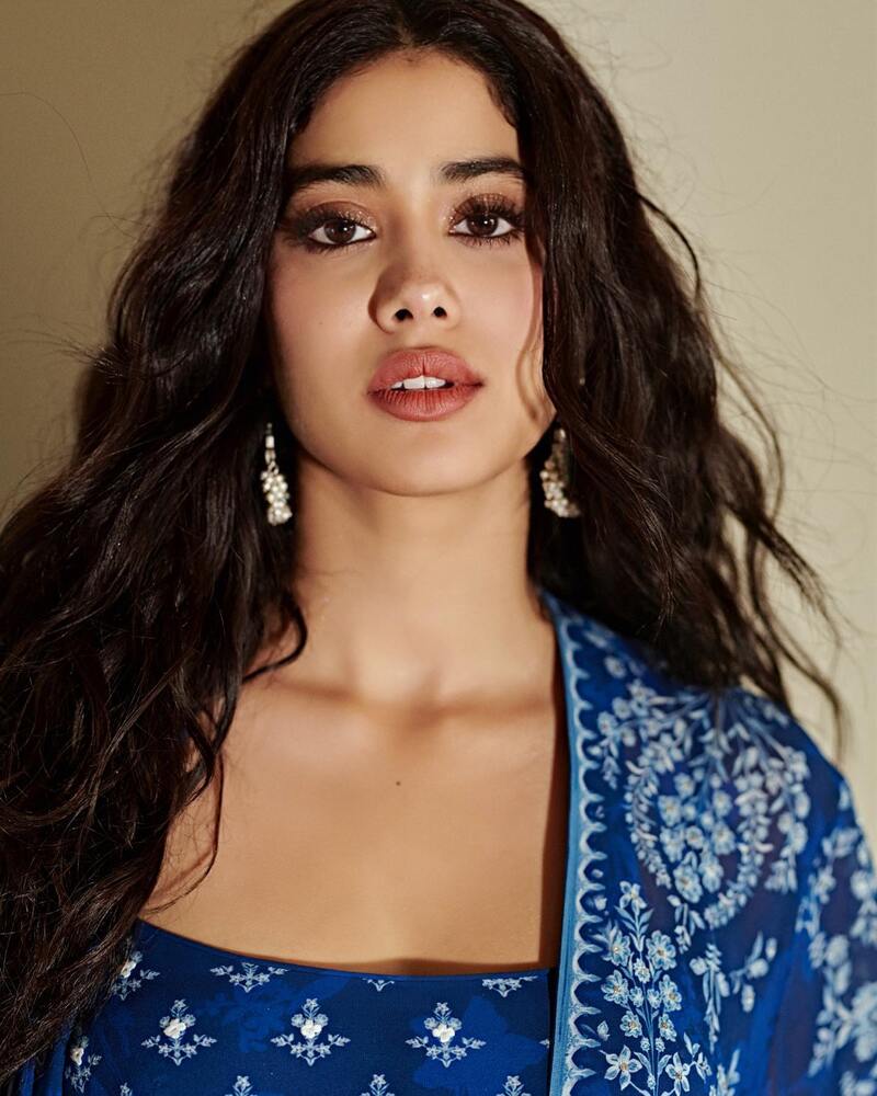 Janhvi kapoor latest click blues