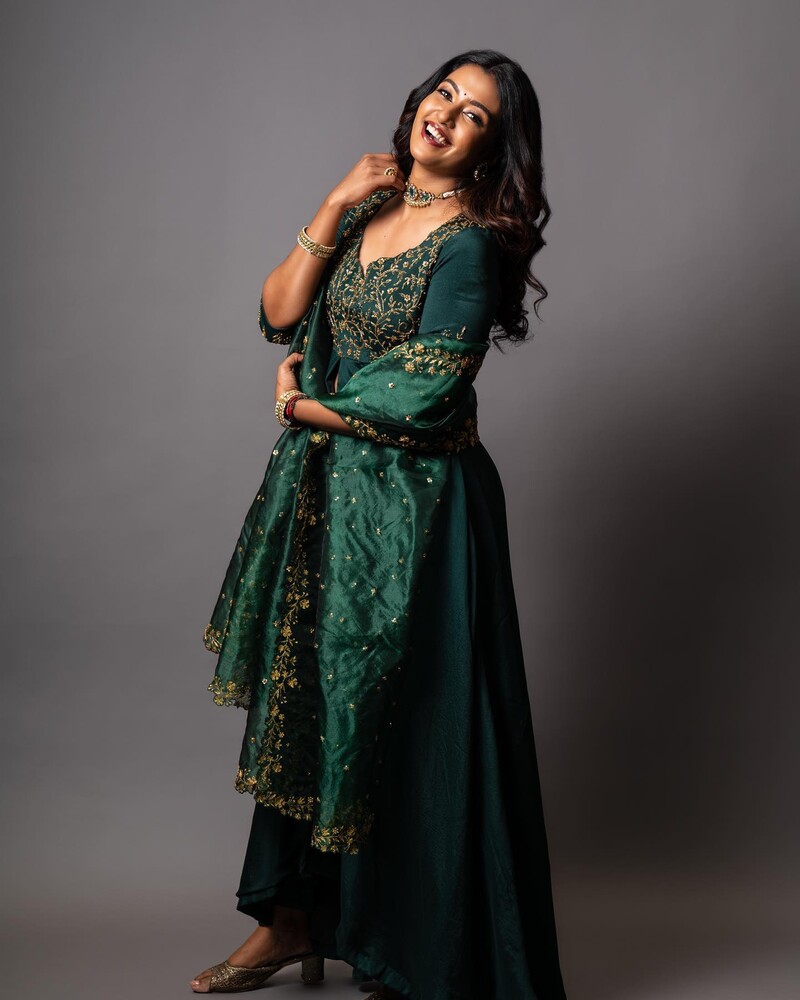 Roshni hari priyan new clicks cinema