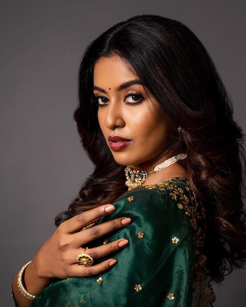 Roshni hari priyan new clicks cinema