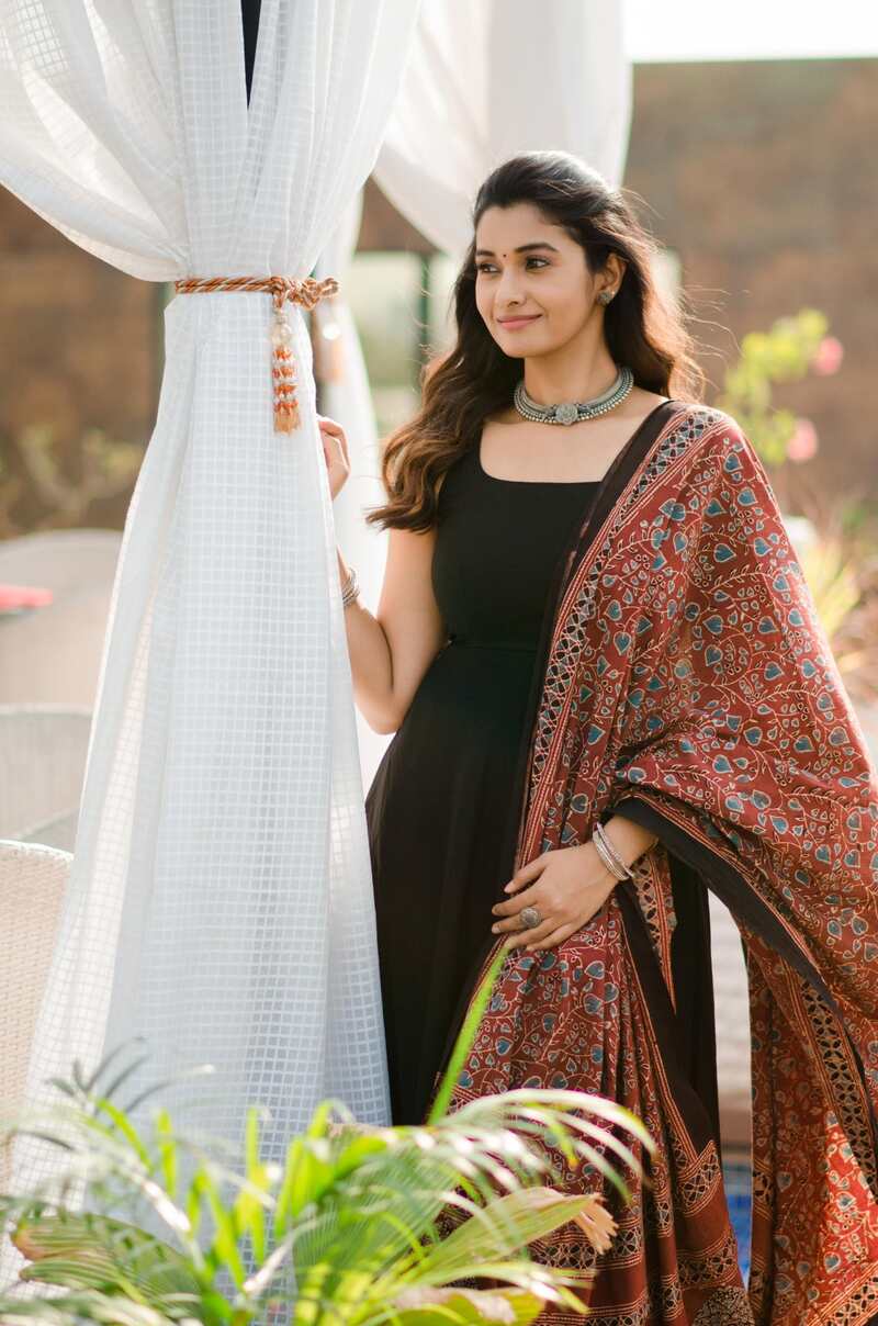 Pbs in black latest clicks