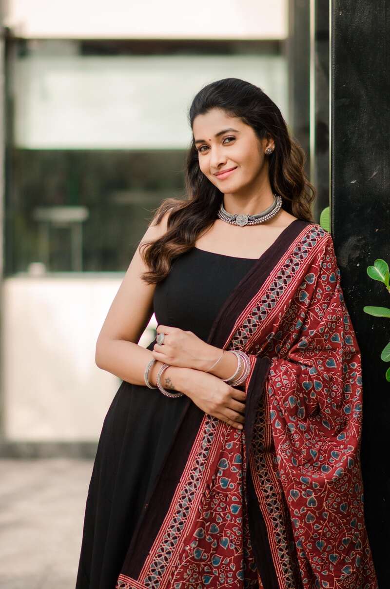 Pbs in black latest clicks