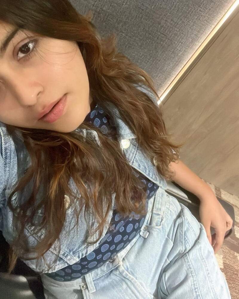 Anjali dubai beach clicks