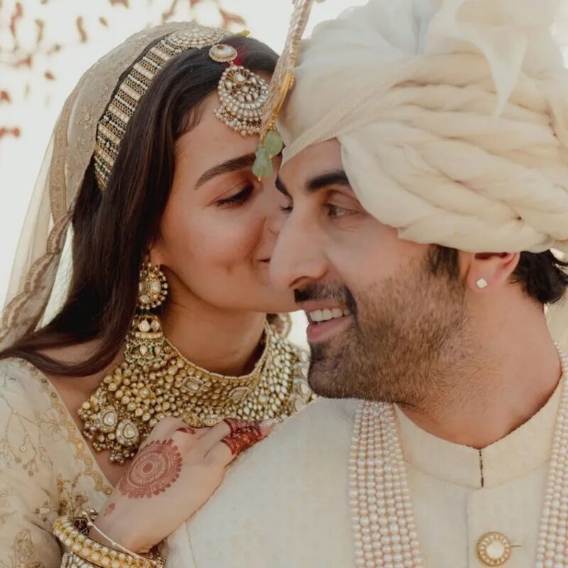 Ranbir alia welcoming baby