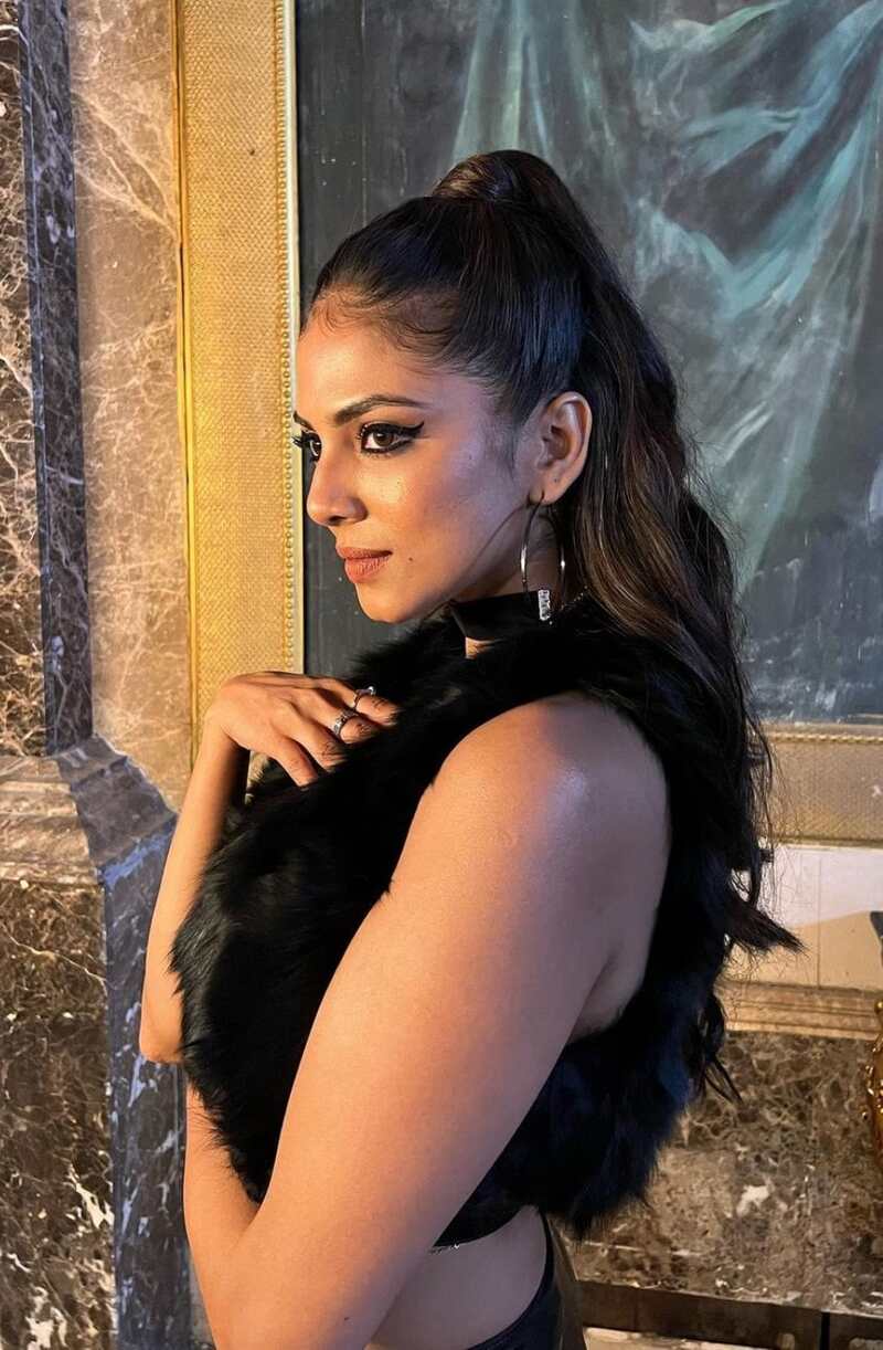 Malavika mohanan in black viral