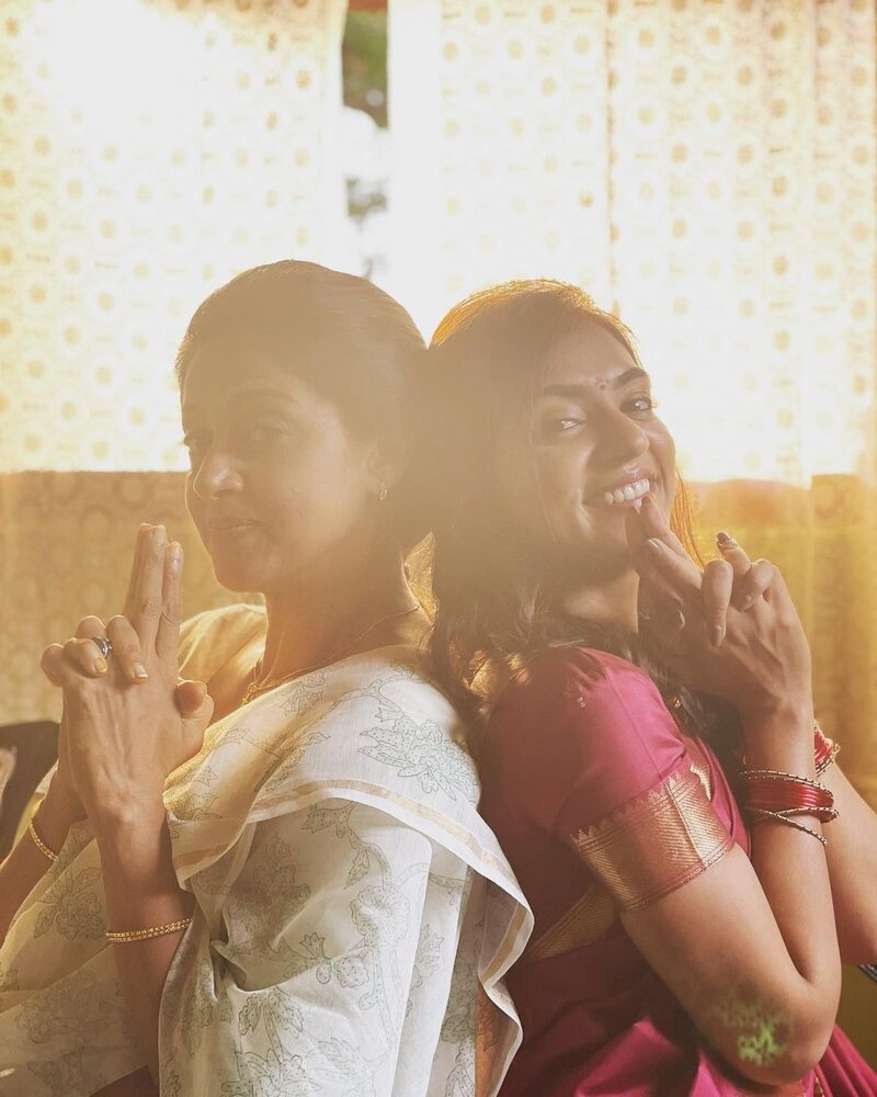 Nadhiya nazriya latest photos viral