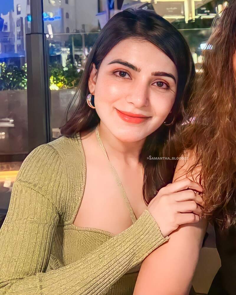 Samantha latest clicks with bff