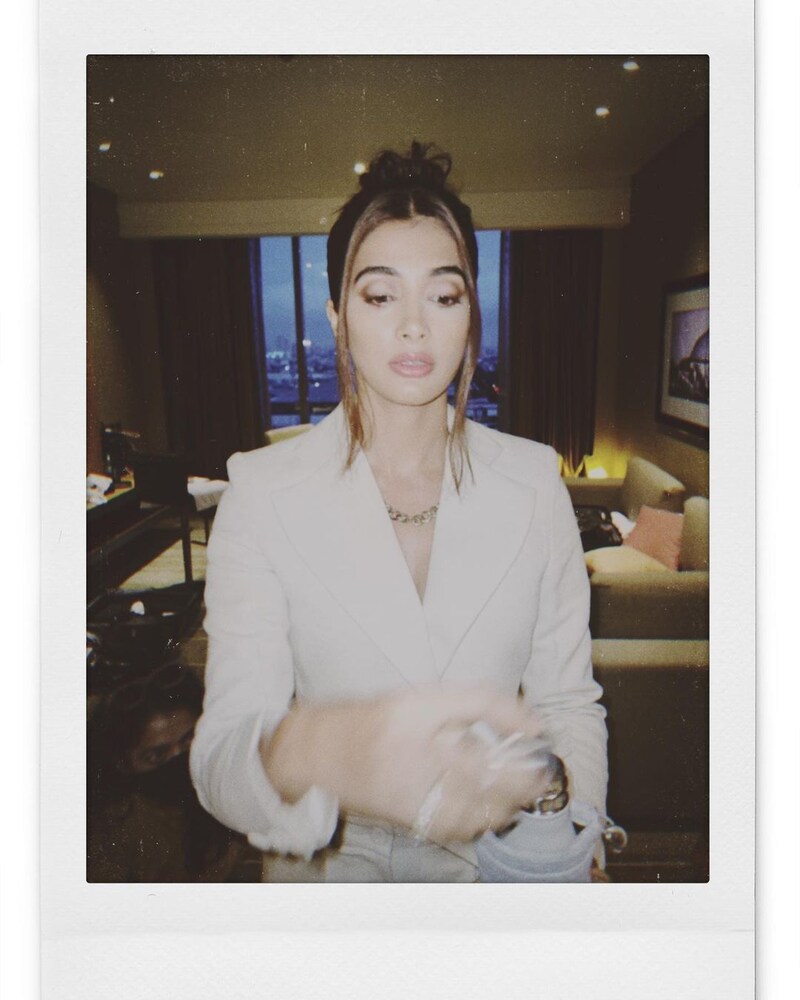 Pooja hegde in white latest photos