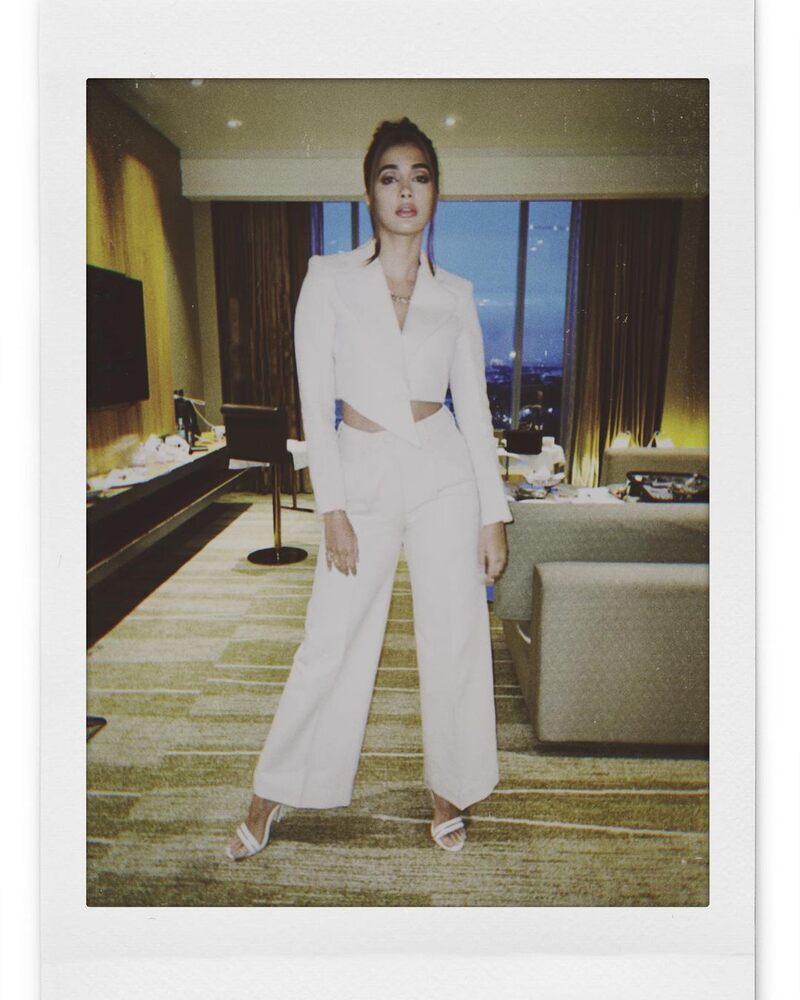 Pooja hegde in white latest photos