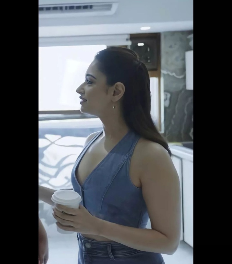 Tamanaah latest clicks viral