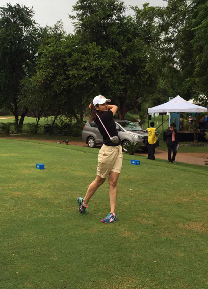Rakul playing gulf with sadhguru