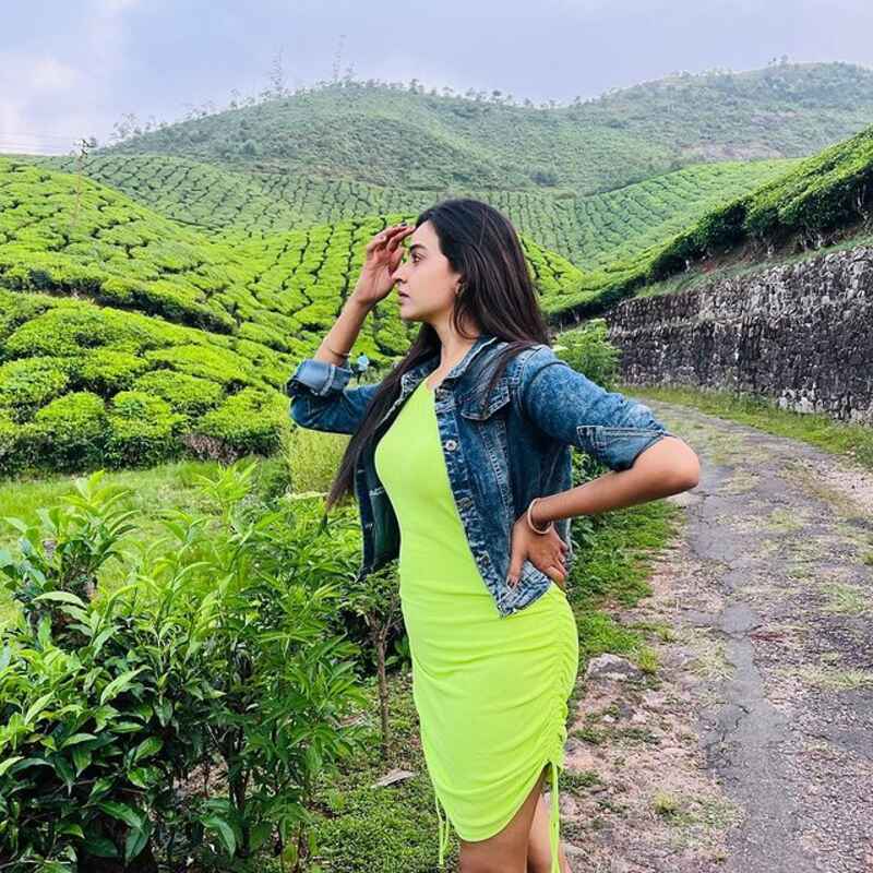 Divya ganesh new clicks