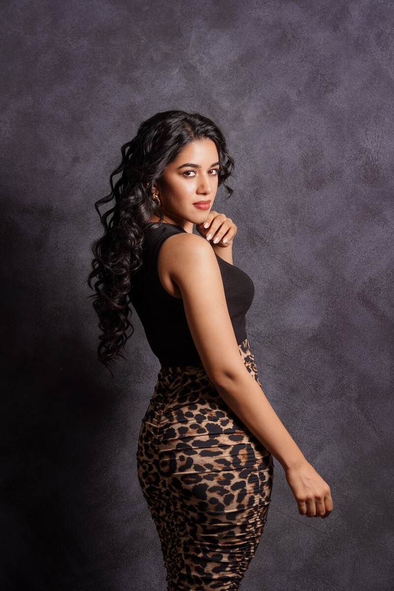 Mirnalini ravi in black photos trending