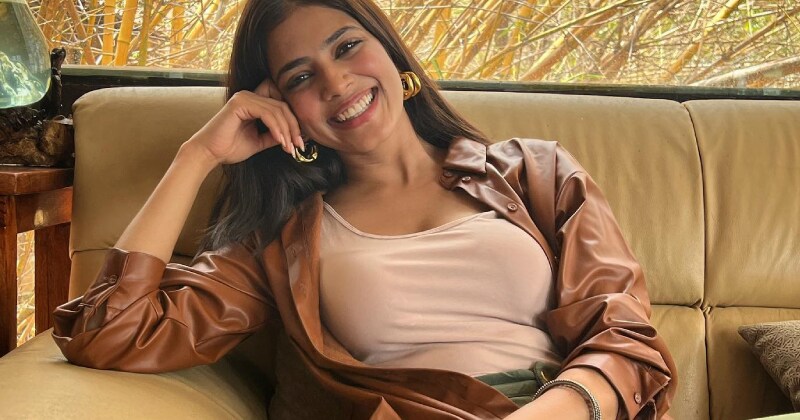 Malavika mohanan new clicks