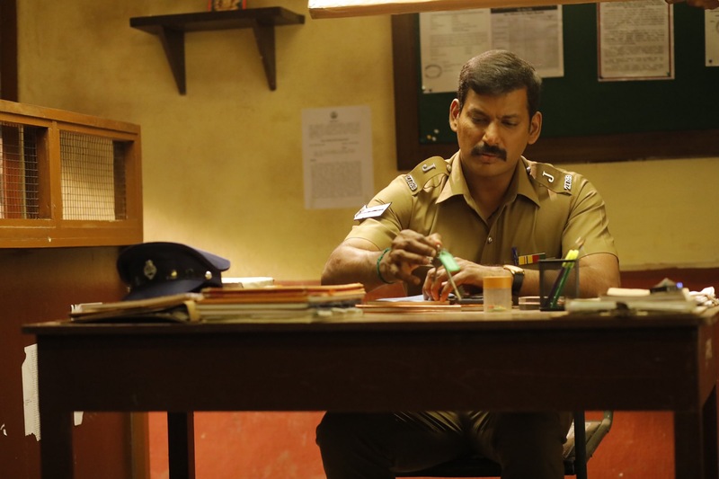 Vishal sunaina in laththi