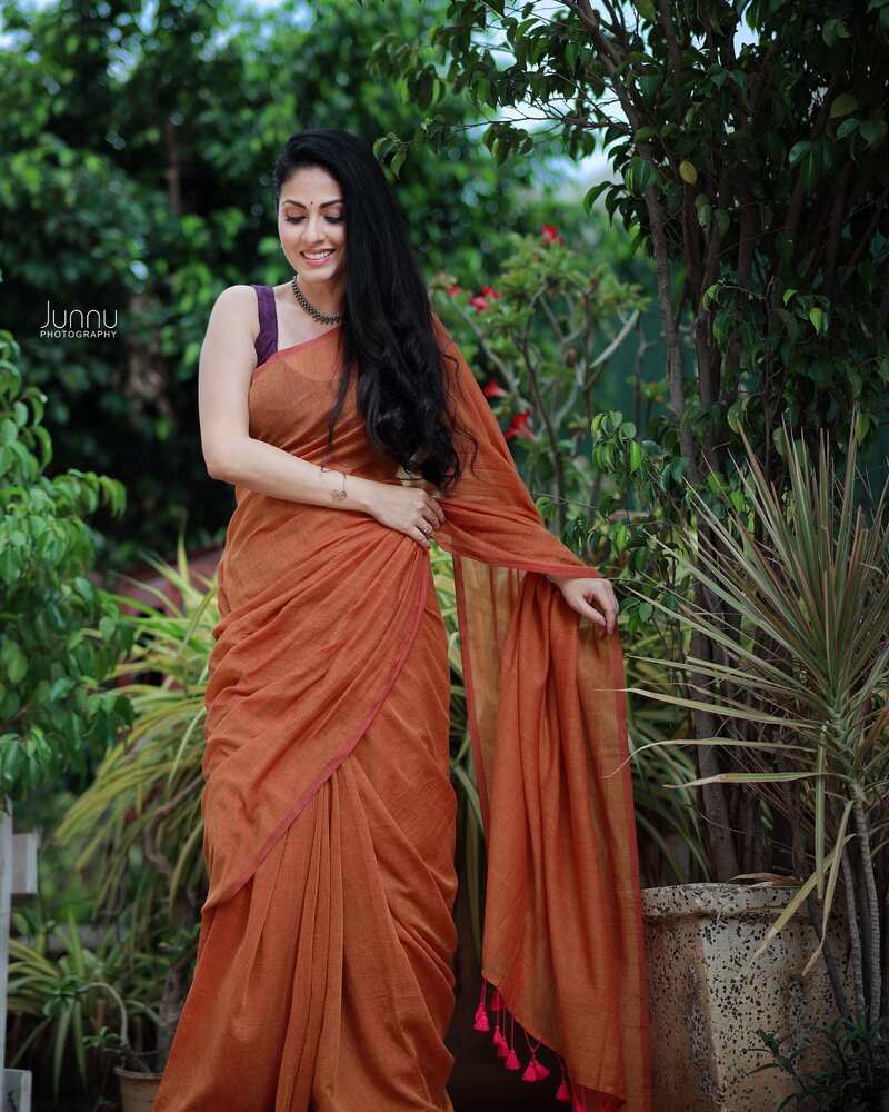 Sadha hot new clicks