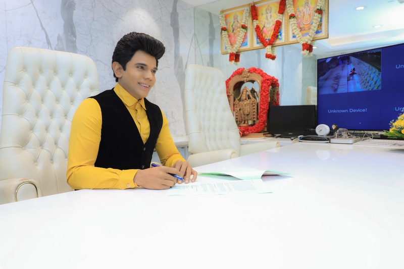 Legend saravanan overseas rights video