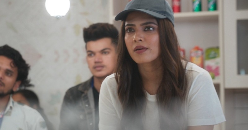 Malavika mohanan latest hot in lungi