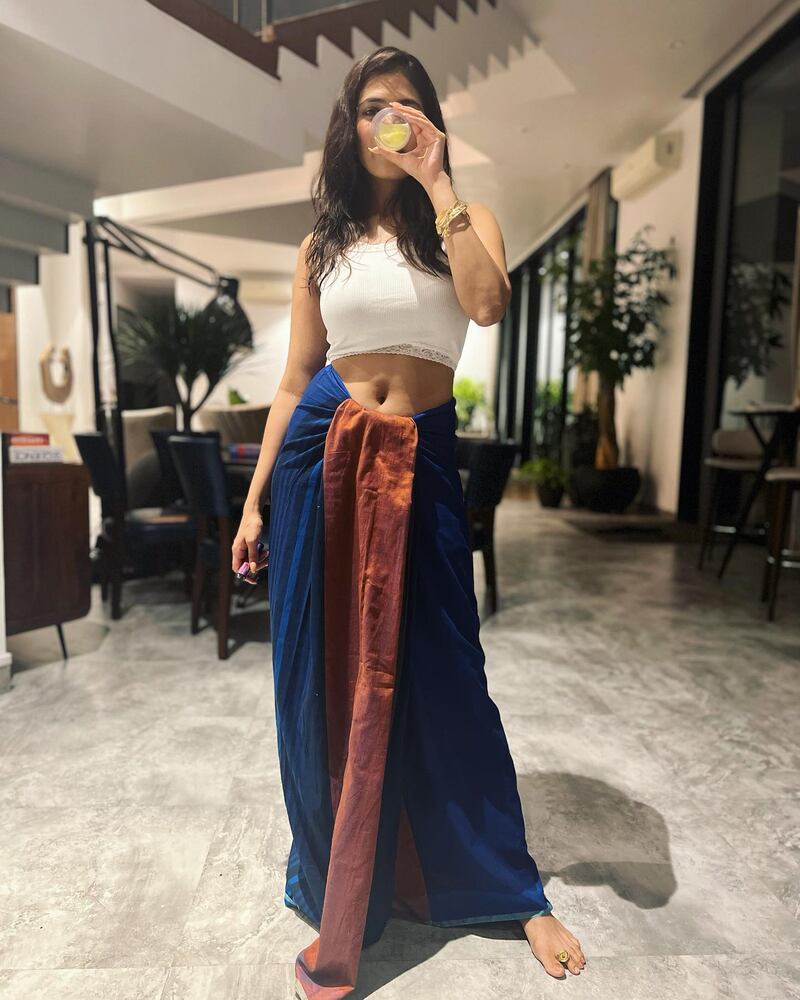 Malavika mohanan latest hot in lungi