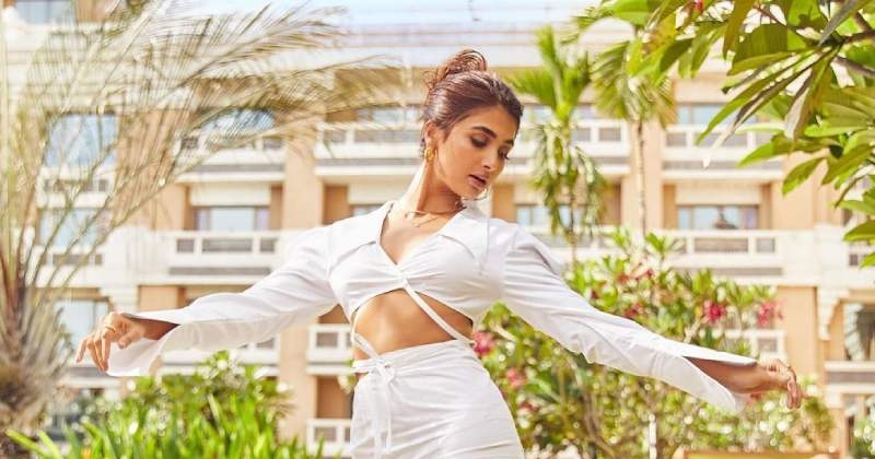 Pooja hegde bangkok stills viral