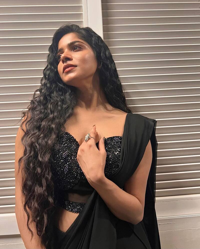 Divya bharathi new hot